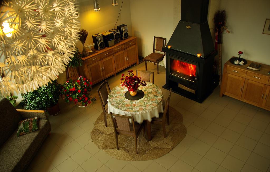Maza Kapa Hotel Koknese Buitenkant foto